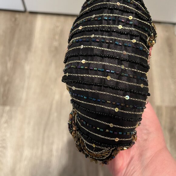 Elegant Black Beaded Clutch with Floral Design - Picture 5 of 12